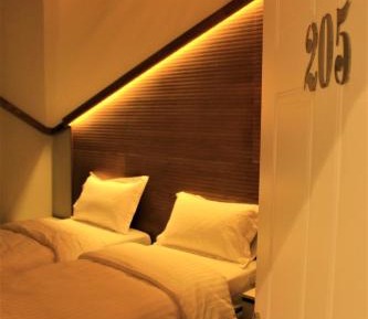 Deluxe Double or Twin Room with Mountain View