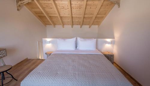 Emerald Suite with Private Pool and Side Sea View