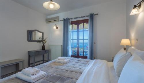 One-Bedroom Apartment with Sea View