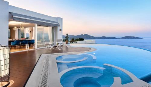 Four Bedroom Royal Spa Villa Private Pool with Sea view