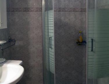 Twin Room with Extra Bed & Shared Bathroom - No view