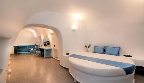 Suite with Plunge Pool and Spa Bath