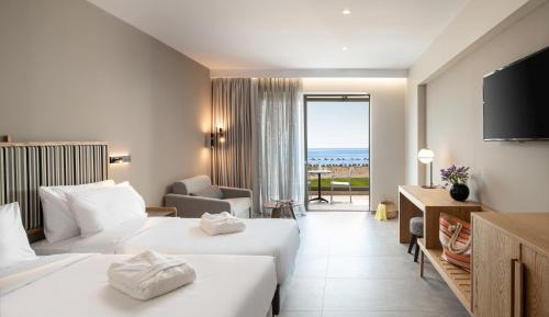 Superior Double or Twin Room Sea Front (2 Adults + 1 Child)
