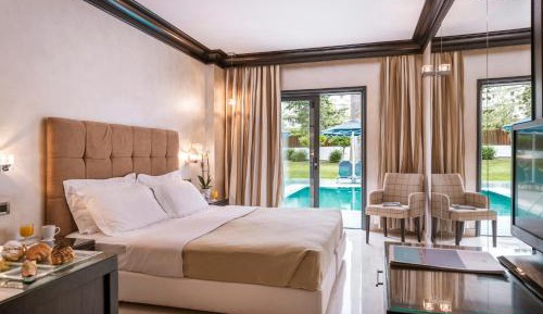 Twin Room with Shared Pool