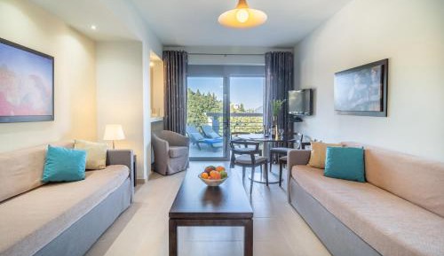 Apartment with Terrace and Sea View