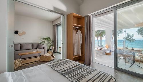 Sea Front Premier Suite with Jetted Pool