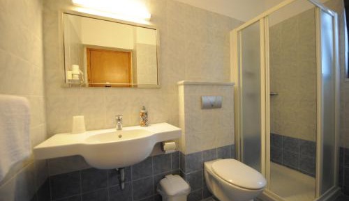 Executive Studio (2 Adults)