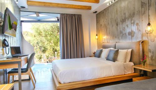 Junior Suite with Private Pool