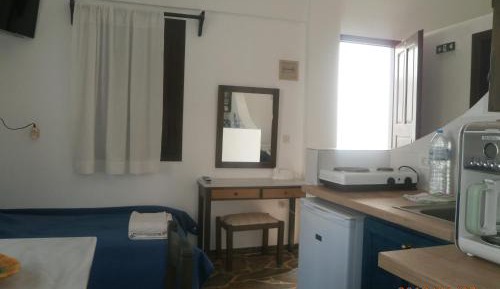 Studio (3 Adults)