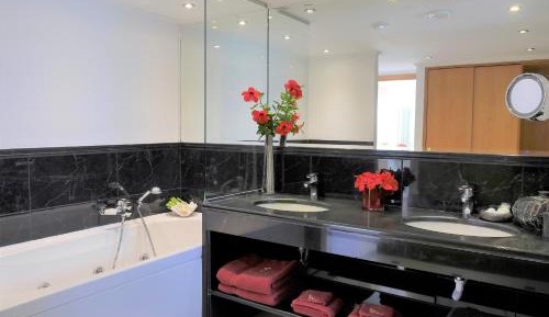 Exclusive Three-Bedroom Maisonette Individual Pool