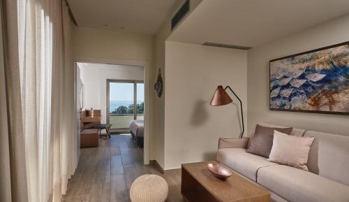 Deluxe Suite with Sea View