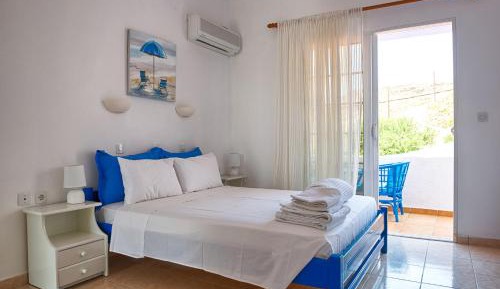 Single Room with Sea View (Upper Floor)