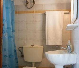 One-Bedroom Apartment (3 Adults)