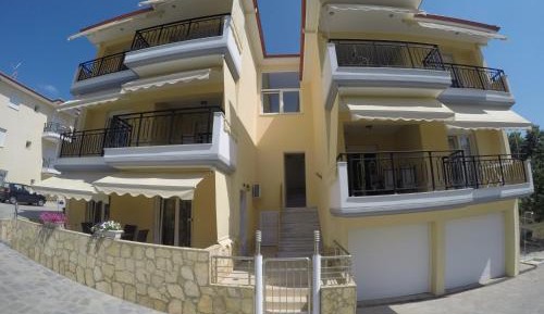 Two-Bedroom Apartment with Garden View
