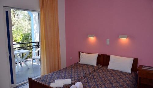Studio (3 Adults)