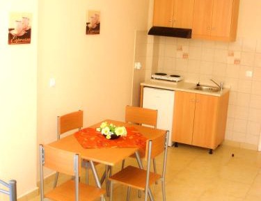 Studio (2 Adults)