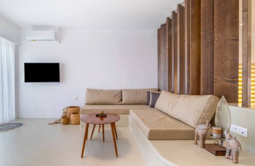 Kokkini Chani House | Wave an Idyllic Seafront Suite