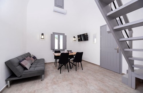 Perissa House | Filoxenia Luxury Villas