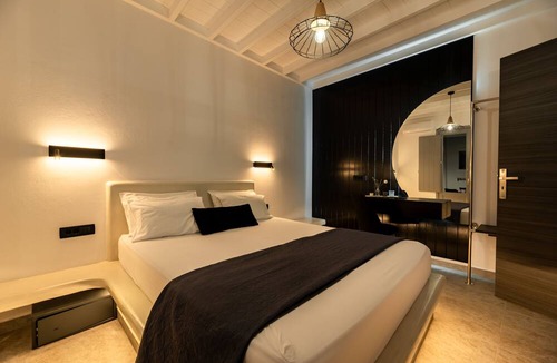 Perissa House | Filoxenia Luxury Villas
