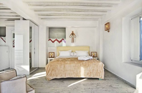 Faros Armenistis Villa | Villa Vardar - Eight Bedroom Villa, Sleeps 16