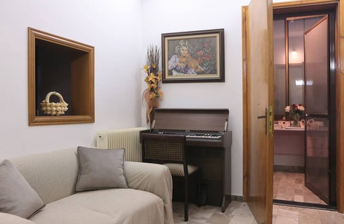 Saronikos House | Best House Secret Garden Home Lagonisi