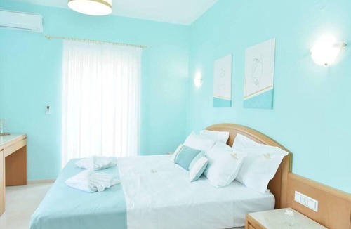 Plaka Apartment | Lovely SeaView Apartment in Chania