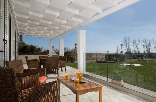 Chalikounas Villa | Attractive Family Villa, A/C, Private Pool (Children's Section), 150m to Taverna & Halikounas Beach