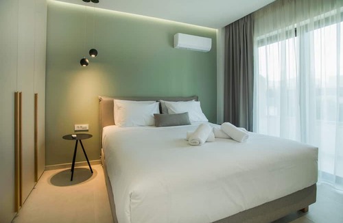 Agios Nikolaos Town House | CELINE LUXURY APARTMENTS & SUITES