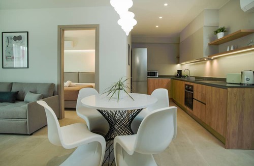 Agios Nikolaos Town House | CELINE LUXURY APARTMENTS & SUITES