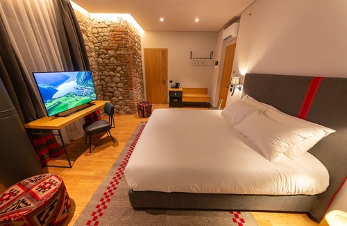 Leskovik Hotel | Melesin Distillery