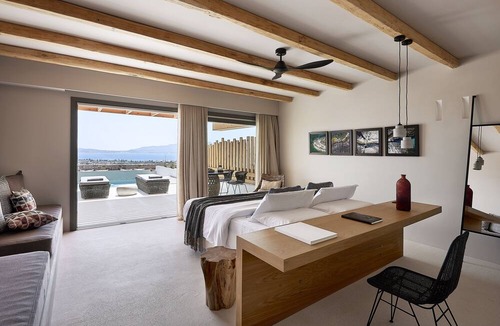 Milos Hotel | Cave Suites