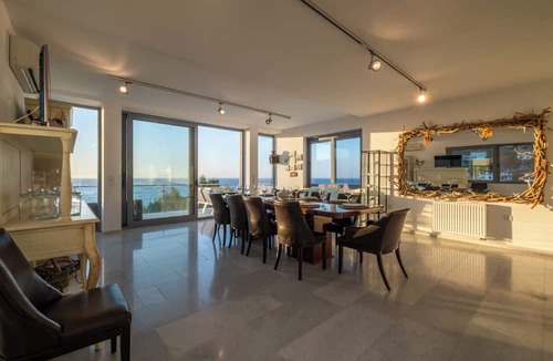 Gialiskari Villa | Icarus Luxury Beachfront Villa