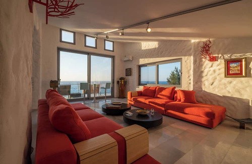 Gialiskari Villa | Icarus Luxury Beachfront Villa