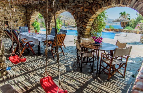 Koundouros Villa | Villa Tereza, 3-Min Walk to Koundouros Beach Waves