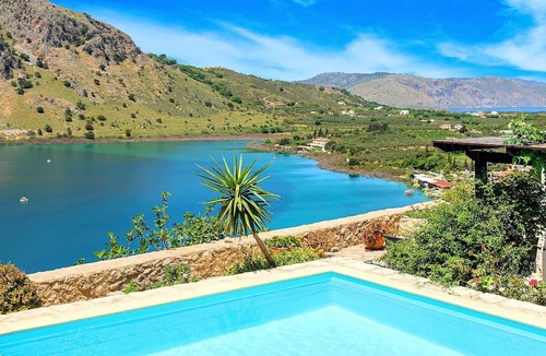 Kavallos House | Du Lac Omega Villa Private Pool