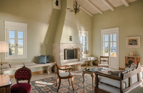 Eleios-Pronnoi Villa | Villa Comi