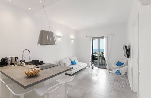 Drios House | Alexander Suites