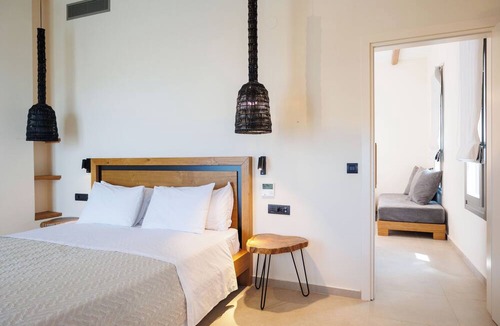 Nea Cryssi Akti Hotel | Kouros Blanc Resort & Suites