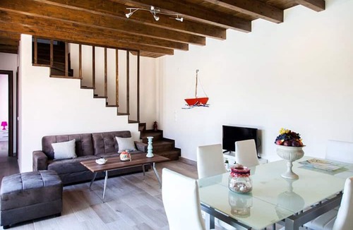 Lygia Villa | Villa Manos in Ligia