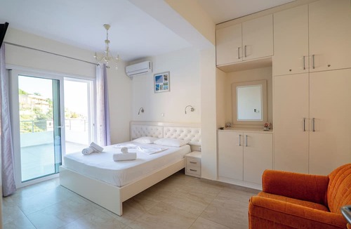 Sarande Hotel | Sunny Holiday