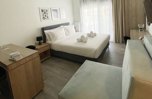 Perea House | Eantos Studios and Suites