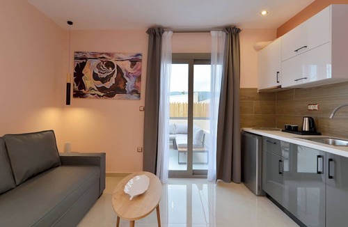 Loutra Oraias Elenis House | Swan Paradise Residences