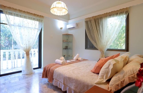 Saronikos Apartment | Best House Secret Garden Home Lagonisi Attiki