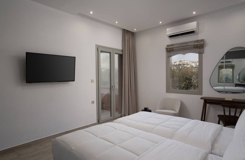 Megalochori Villa | Southwest Villa