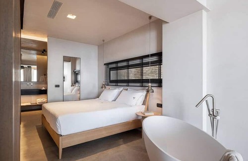 Agios Nikolaos Town Villa | Seannamon Suites - Suite 2