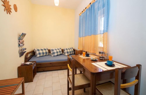 Karavomylos House | Kalypso Studios & Apartments