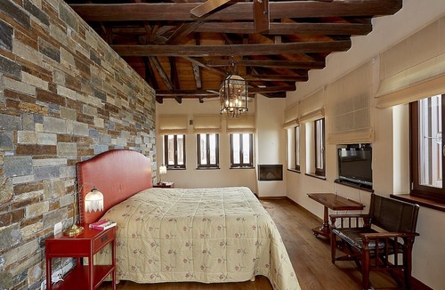 Kali Vrysi Villa | Black Diamond Luxury Unique Villa Pelion