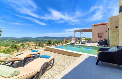 Apokoronas House | Hut "Villa Vardis" with own pool