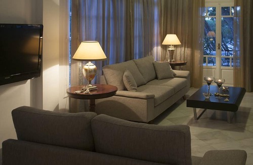 Parikia Hotel | HOTEL DOUKISSA