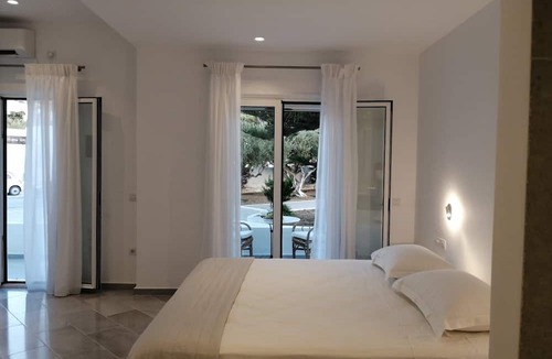 Parikia Hotel | HOTEL DOUKISSA